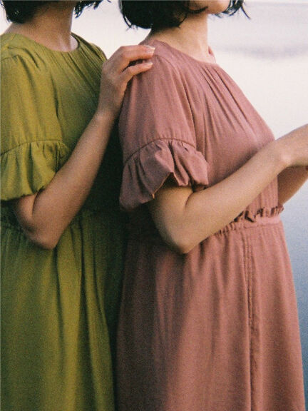 大人と少女の解放ワンピース Lebecca Boutique レベッカブティック のワンピース Lebecca Boutique レベッカ ブティック